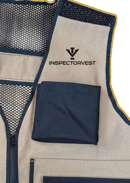 Chest with logo and pockets